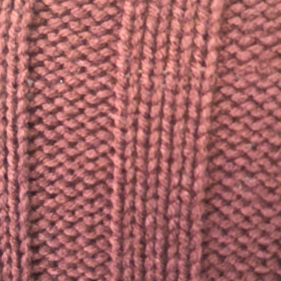 Burgundy cable knit chunky sweater - Picture 3 of 6
